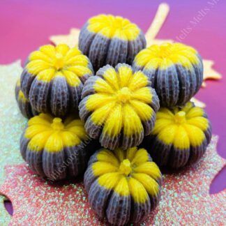 Pumpkin Spice Pumpkin Wax Melts perfect for autumn and halloween, spiced and warming
