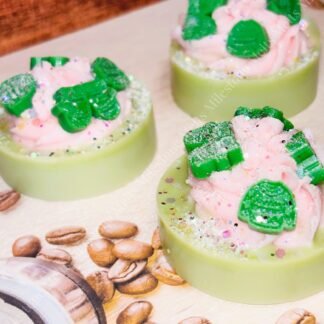 hot chocolate scented wax melt topped with mini mittens