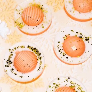 Festive Fig and Snowberry Bauble Wax Melt